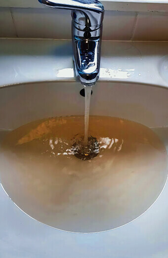 https://comoblockeddrains.com.au/uploads/2025/07/blocked-sink-12726.jpg