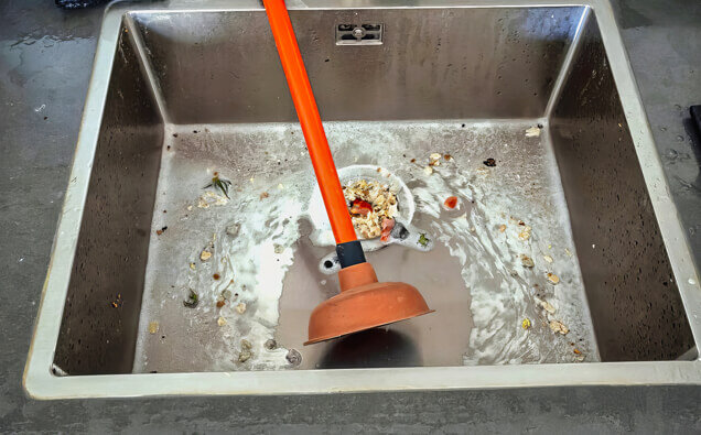 https://comoblockeddrains.com.au/uploads/2025/07/blocked-sink-32818.jpg