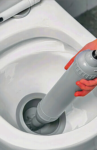 https://comoblockeddrains.com.au/uploads/2025/07/blocked-toilet-64872.jpg
